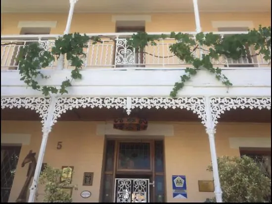 Bellevue Manor Guest House